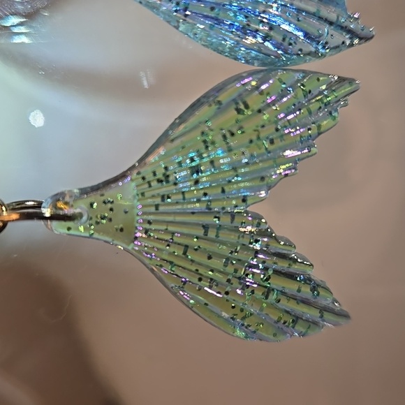 Mermaid Tail Dangle Earrings: Shimmering Acrylic Drops in Soft Pastels - Picture 7 of 8